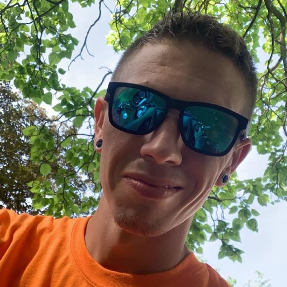 Meet your Posher, Brandon - Picture 1 of 1